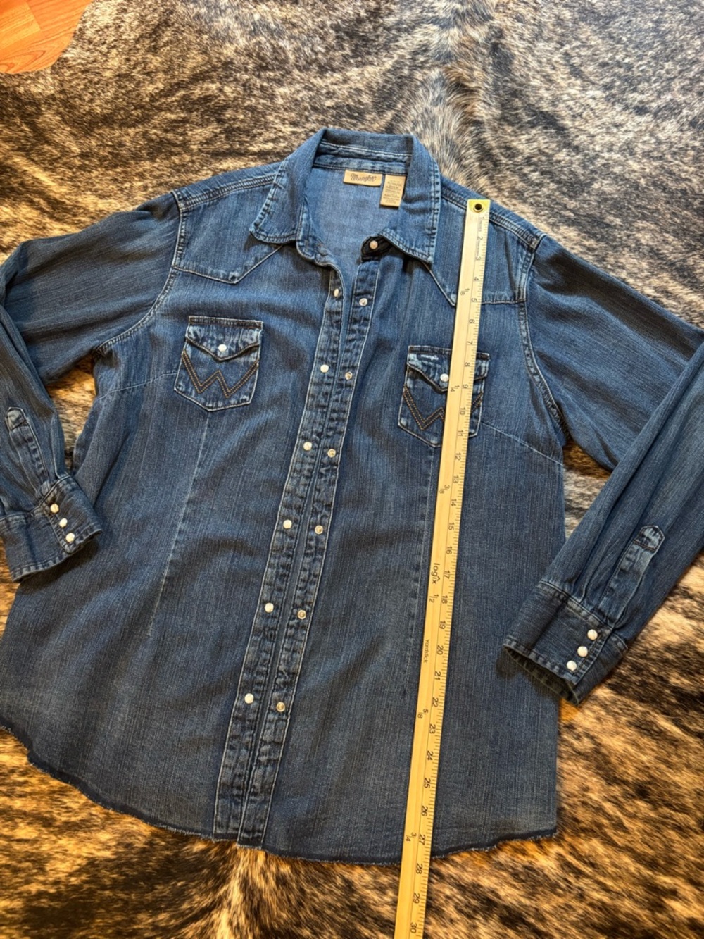 Women’s Wrangler Pearl Snap Denim Shirt, Western Button Up, Size XL - Picture 6 of 7